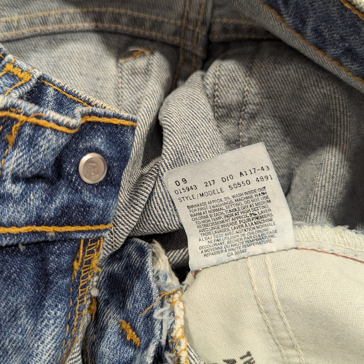 Levis 550