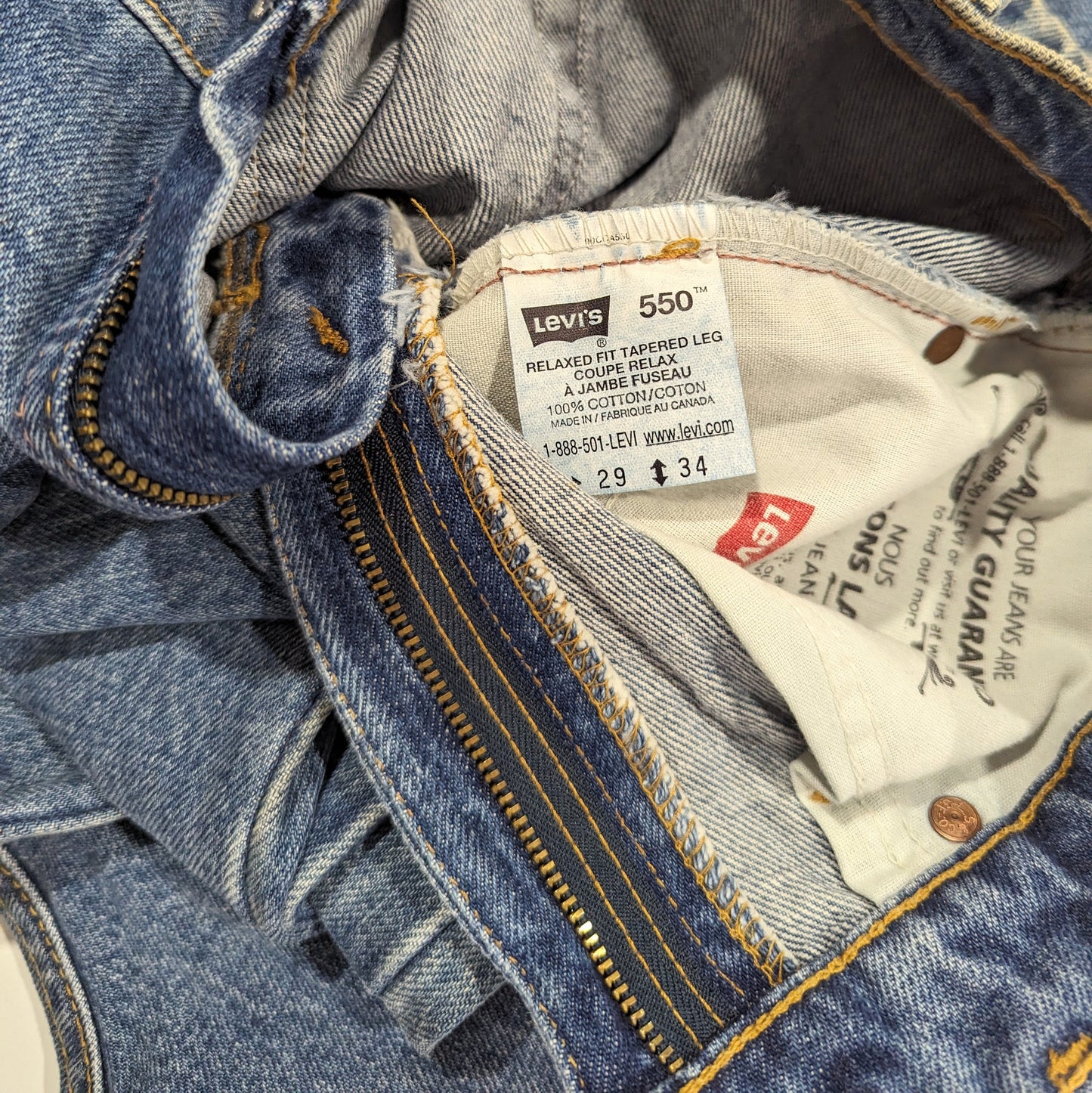 Levis 550
