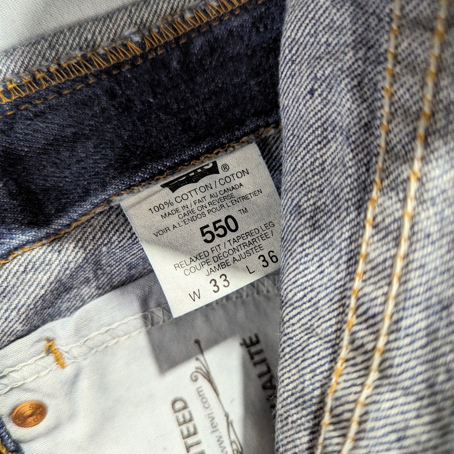Levis 550