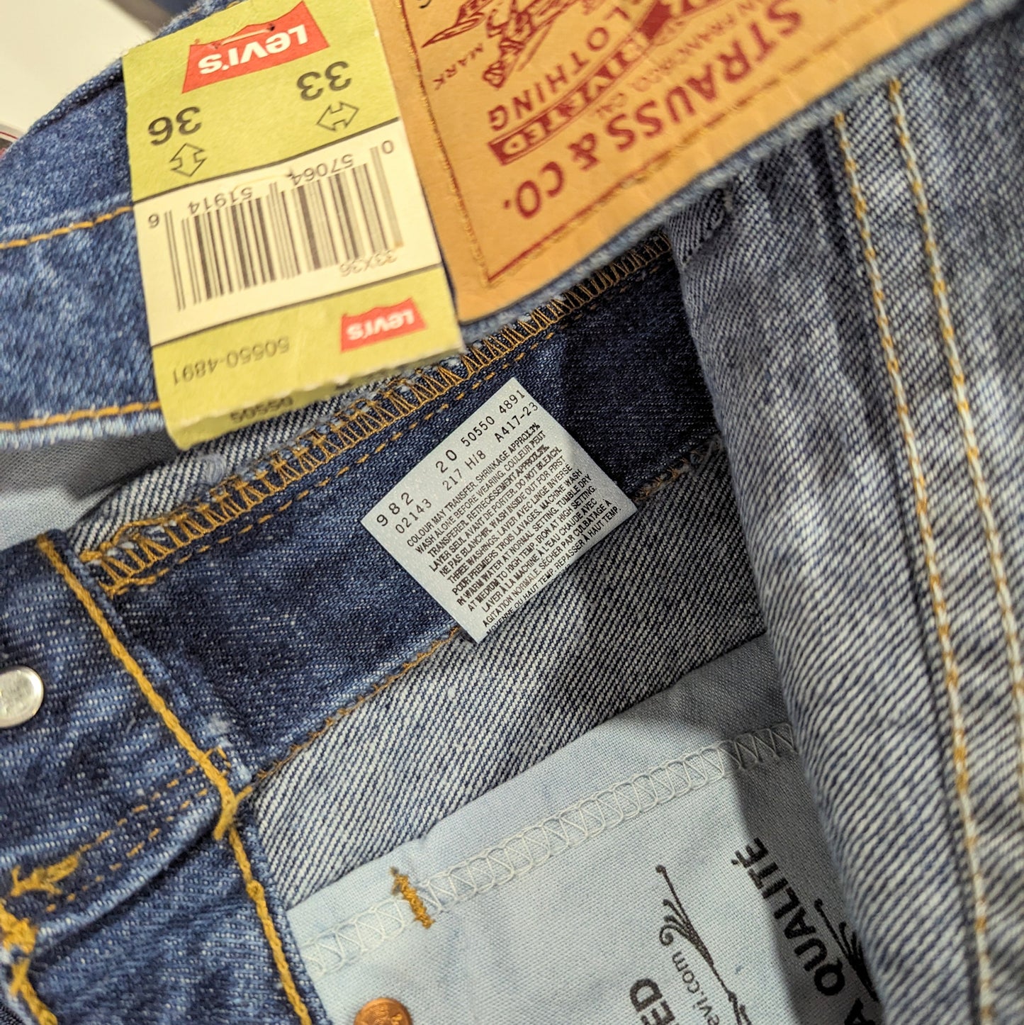 Levis 550