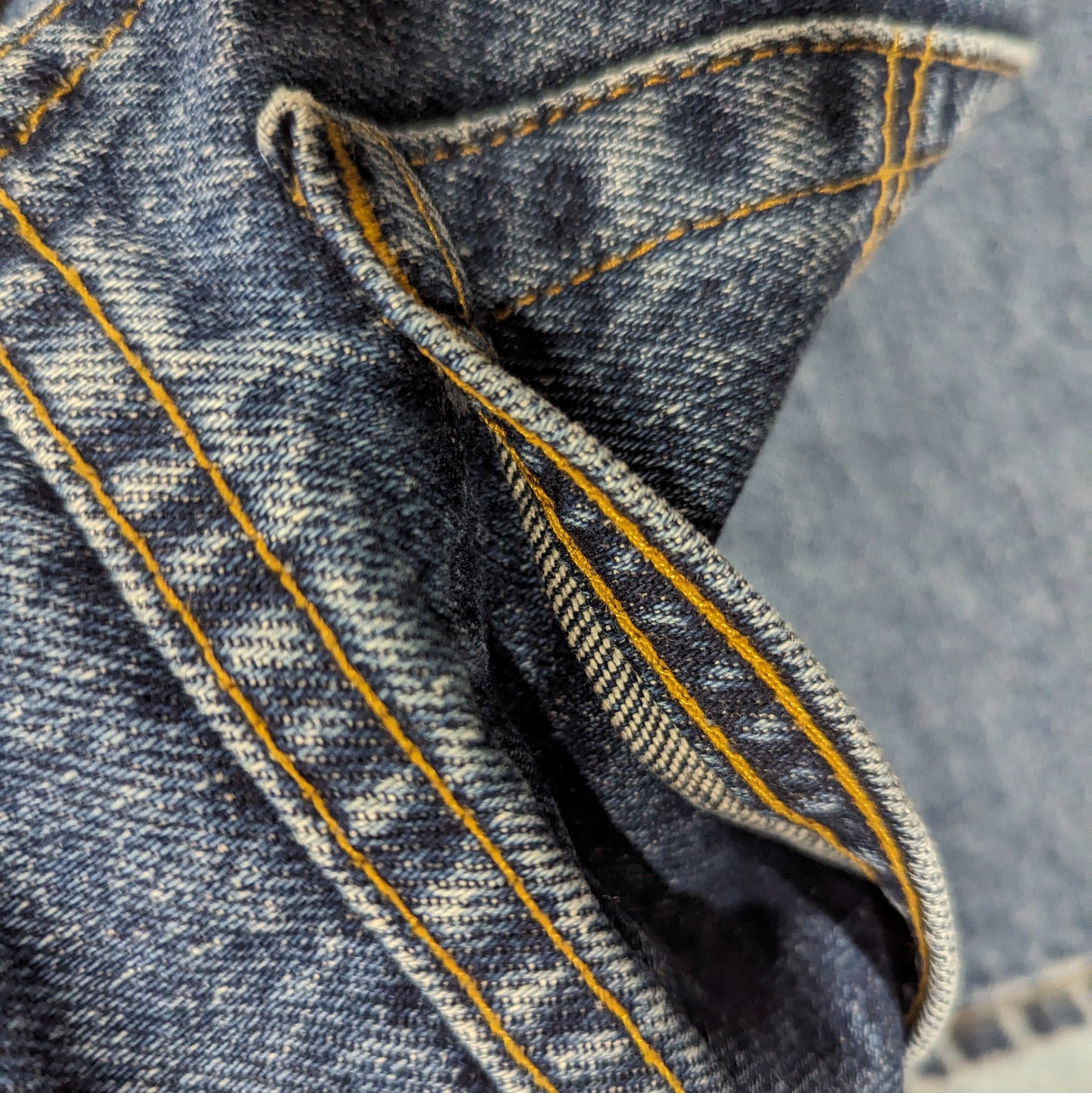 Levis 550
