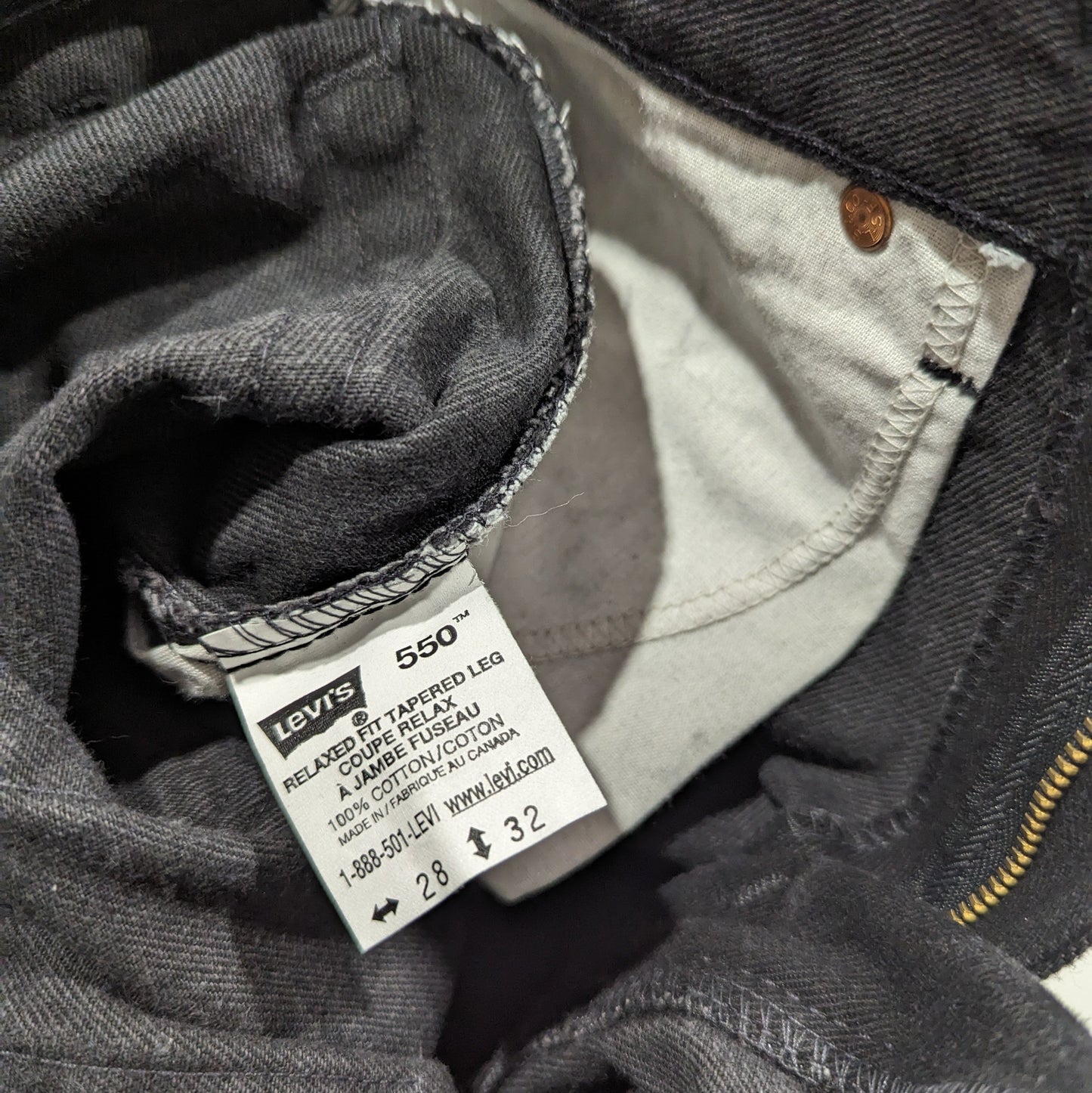 Levis 550